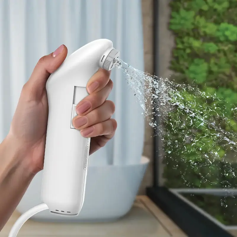 بیده مسافرتی گرین لاین، آفتابه برقی شارژی، Green Lion Portable Travel Bidet Pro، بیده شارژی با مخزن آب، بیده کمپینگ، بیده مسافرتی USB-C، بیده قابل حمل گرین لاین، GNPRTVLBDTWH، بیده شارژی مسافرتی، خرید بیده قابل حمل با گارانتی