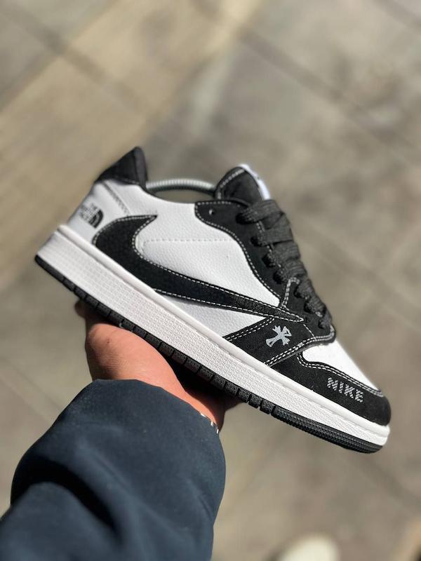 نایک ترویس مردانه سفید مشکی