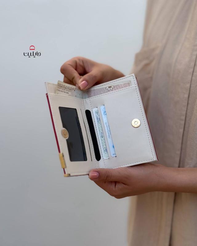 کیف پول و جاکارتی باتن