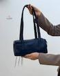 کیف دوشی زنانه مدل کارومین( به همراه چارم)