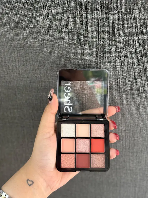 پالت سایه چشم ۹ رنگ از برند ANYLADY با نام سری “Sheer”🥰✨❤️