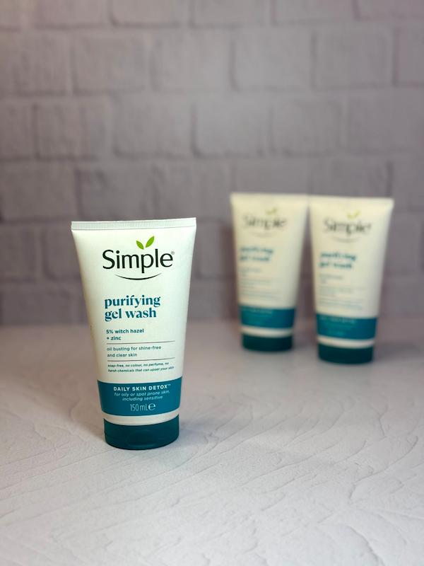 ژل شستشوی🧼 ۱۵۰ میل سیمپل  simple purifying gel facial wash💦