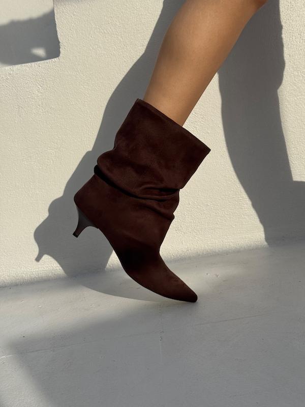 بوت پاشنه دار پاریس