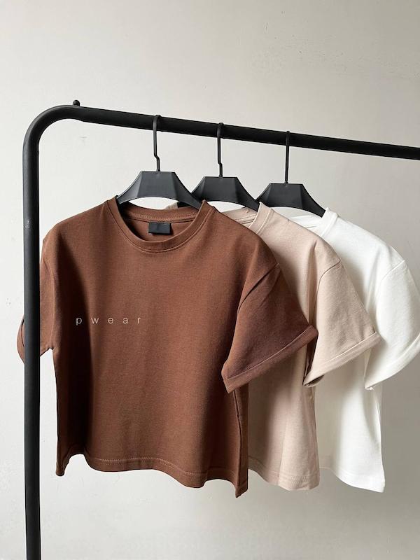 کراپ تیشرت بیسکوییتی