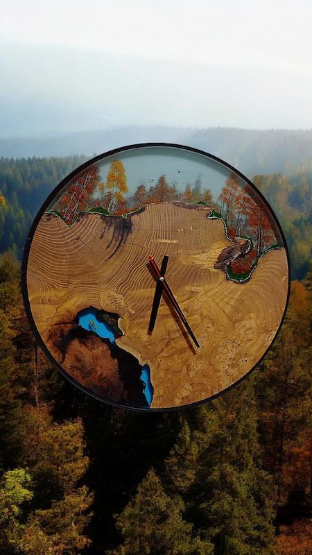 ساعت رزینی جنگل پاییزی 