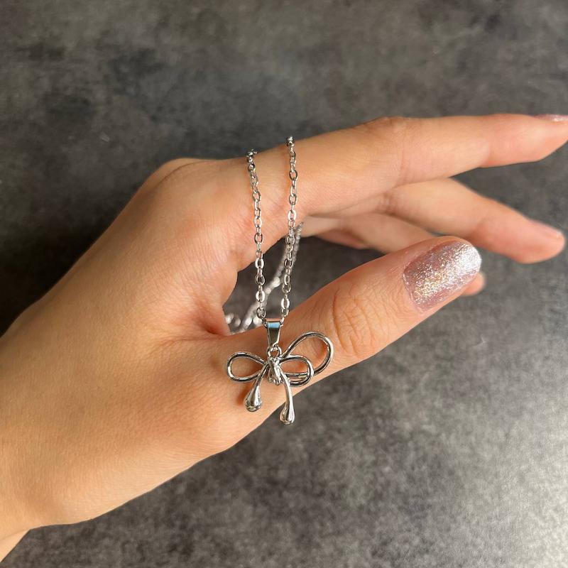 گردنبند پاپیون ۳