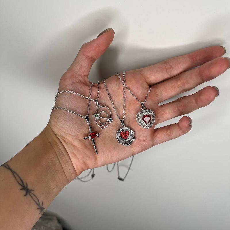 گردنبند پینترستی