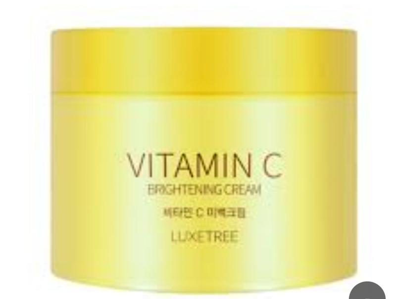 کرم آبرسان و روشن‌کننده یوجا ویتامین سی لوکس‌تری (LUXETREE Yuja Vitamin C Brightening Moisturizing Cream) حجم 100 میلی‌لیتر
