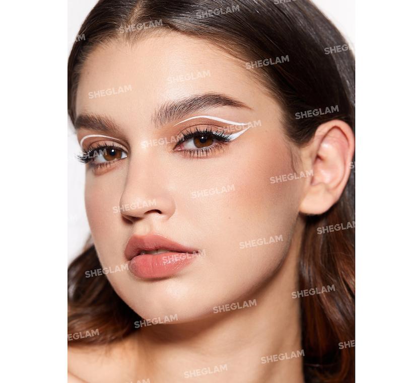 خط چشم دو سر وینگ ایت سفید شیگلم