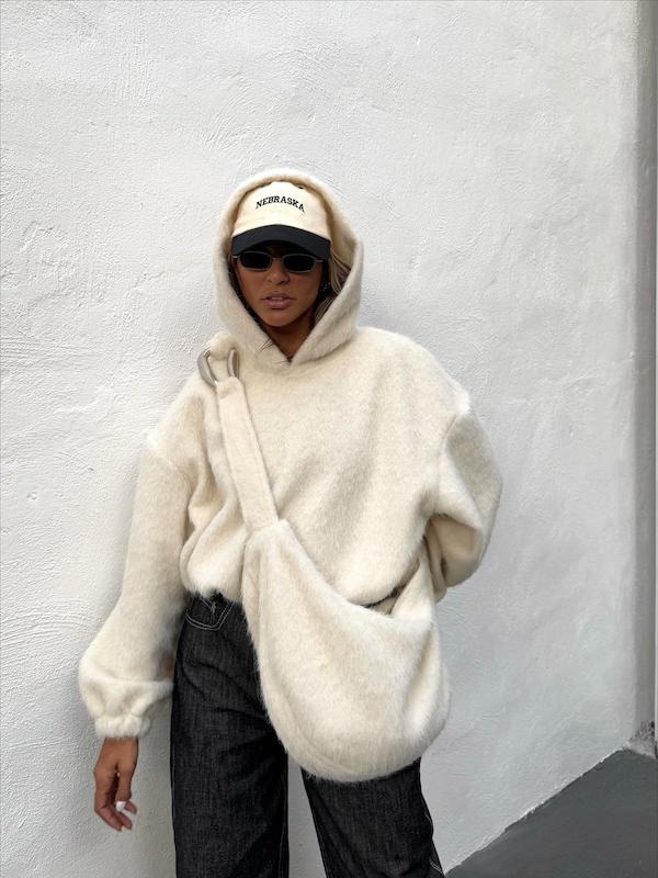 هودی و کیف نووان No one 