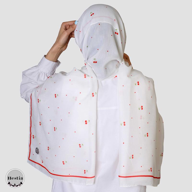 شال آلبالو با زمینه سفید