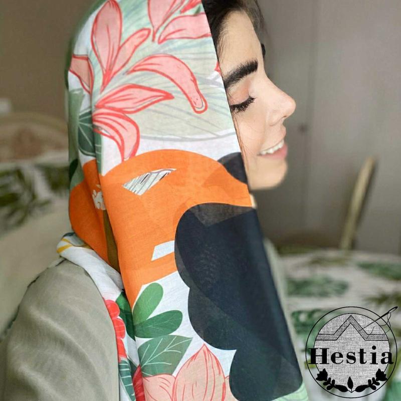 شال دختر نارنجی