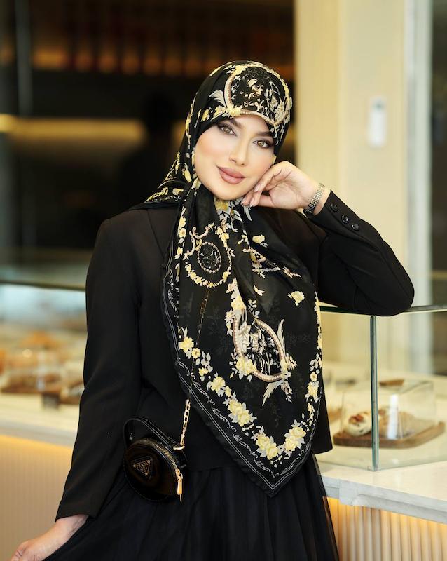 روسری حریرنخ _ مشکی طلایی۱