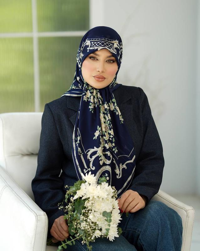 روسری حریرنخ وارداتی_ سورمه ای طلایی