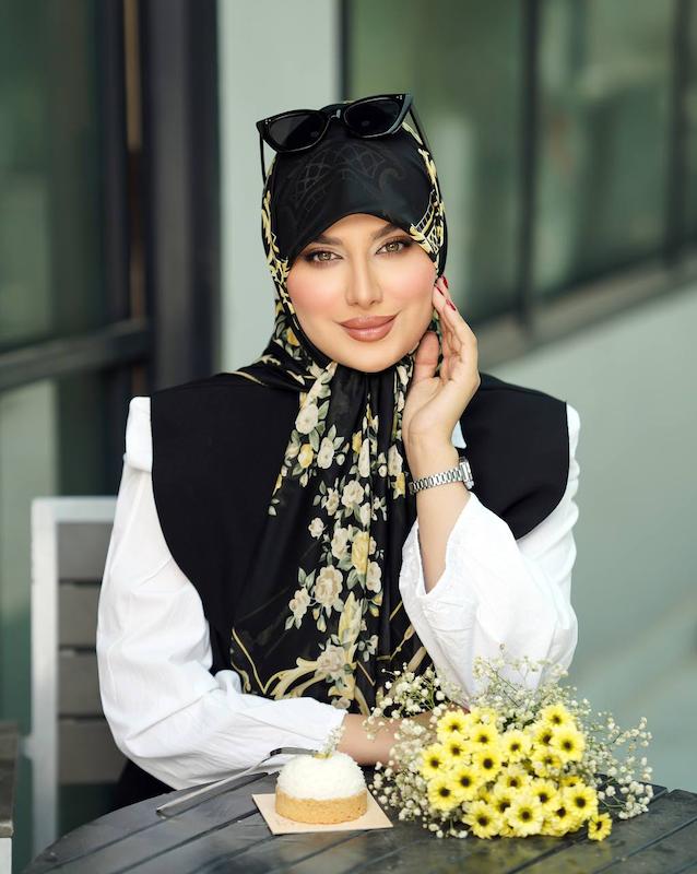 روسری حریرنخ وارداتی_ مشکی طلایی۲