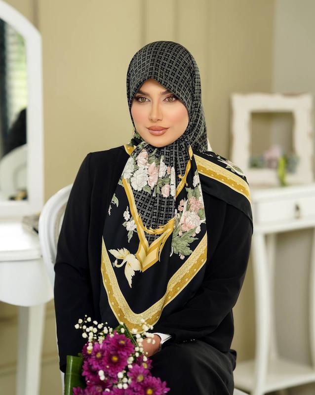 روسری ابریشم توییل وارداتی _مشکی طلایی