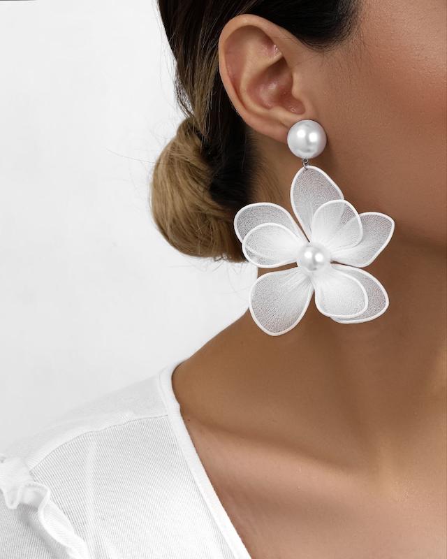 گوشواره سفید