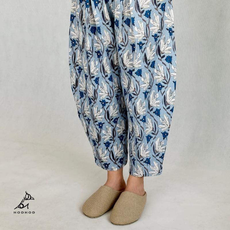 شلوار آبی خمره ای