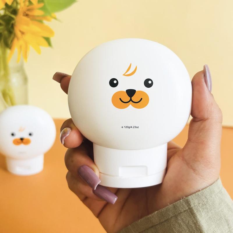 کرم آبرسان دست‏. ❀. ૮₍´˶💧✋🏻• . • ⑅ ₎