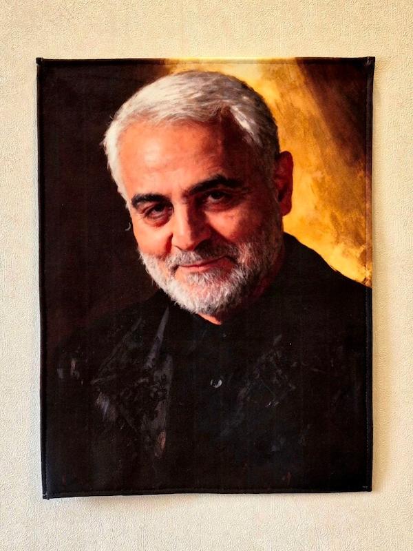 بیرق چهره شهید سلیمانی
