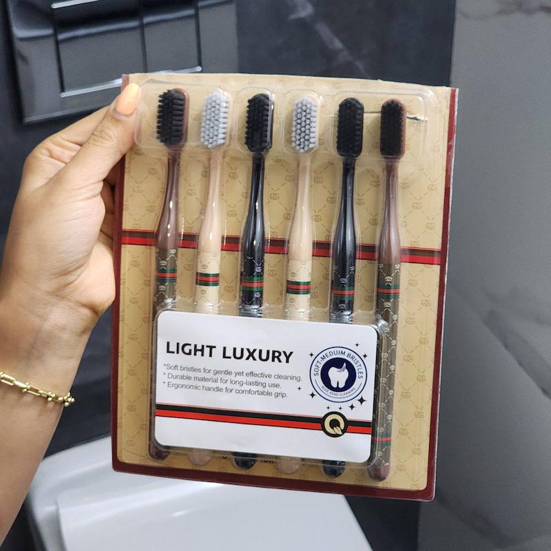 ست مسواك ٦ تايي