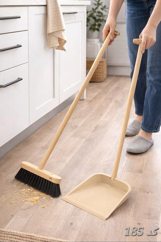 جاروخاك انداز چوبي ws