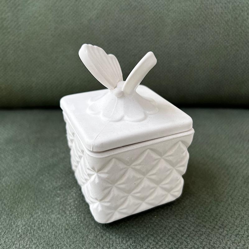 دکوری در دار پروانه