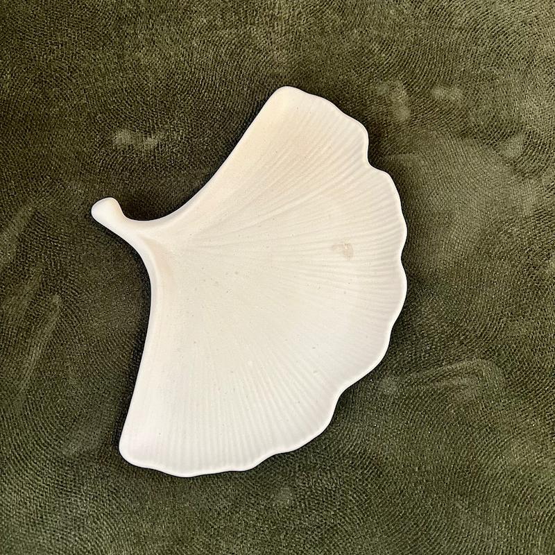 دکوری برگ جینگو