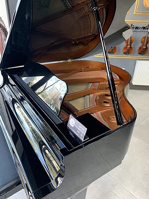 پیانو آکوستیک مدل یاماها رویال GB1K