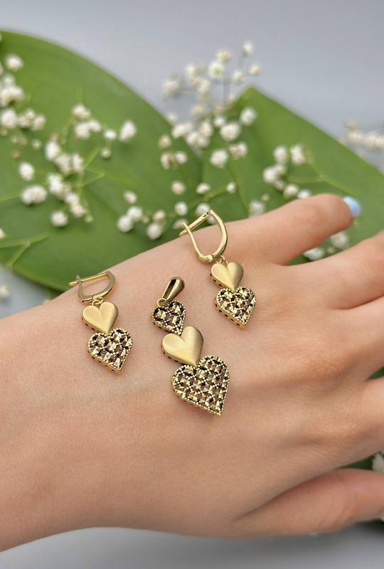 نیمست طلا قلب  سیاه قلم 