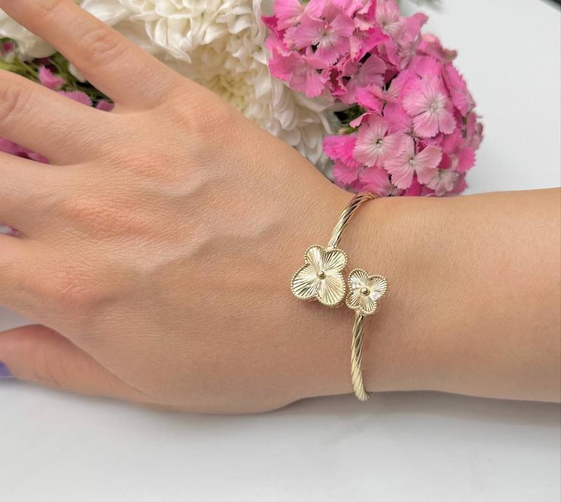 دستبند طلا ونکلیف پروانه