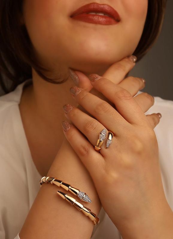 بنگل طلا  مار بولگاری