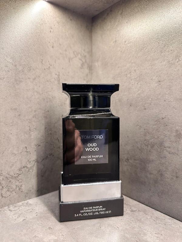 TOM FORD oud wood
