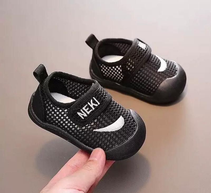 کفش زنبوری نایک 758