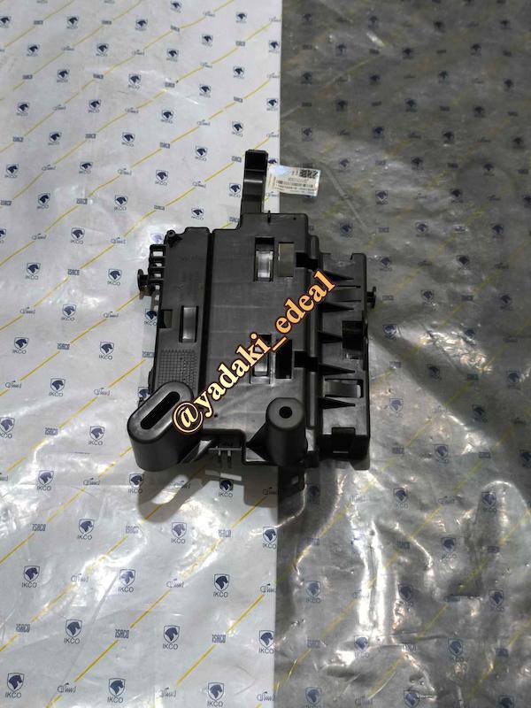 پایه نگهدارنده جعبه فیوز رله پژو407 دیاق نگهدارنده رله جعبه فیوز الکترونیکی پژو407 فابریکی(عقب صندوق)