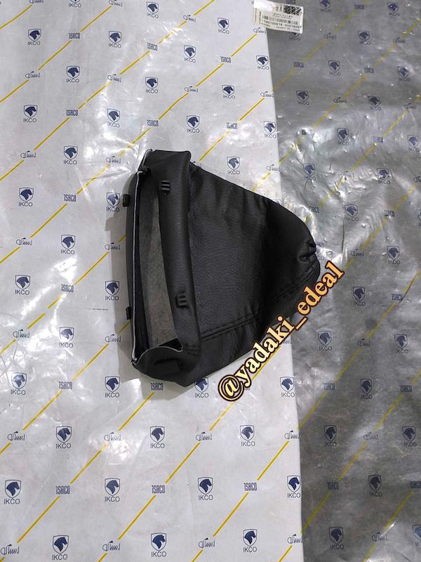 قاب با چرم گردگیر دور ترمز دستی کنسول وسط بین صندلی دناپلاس دنا مشکی