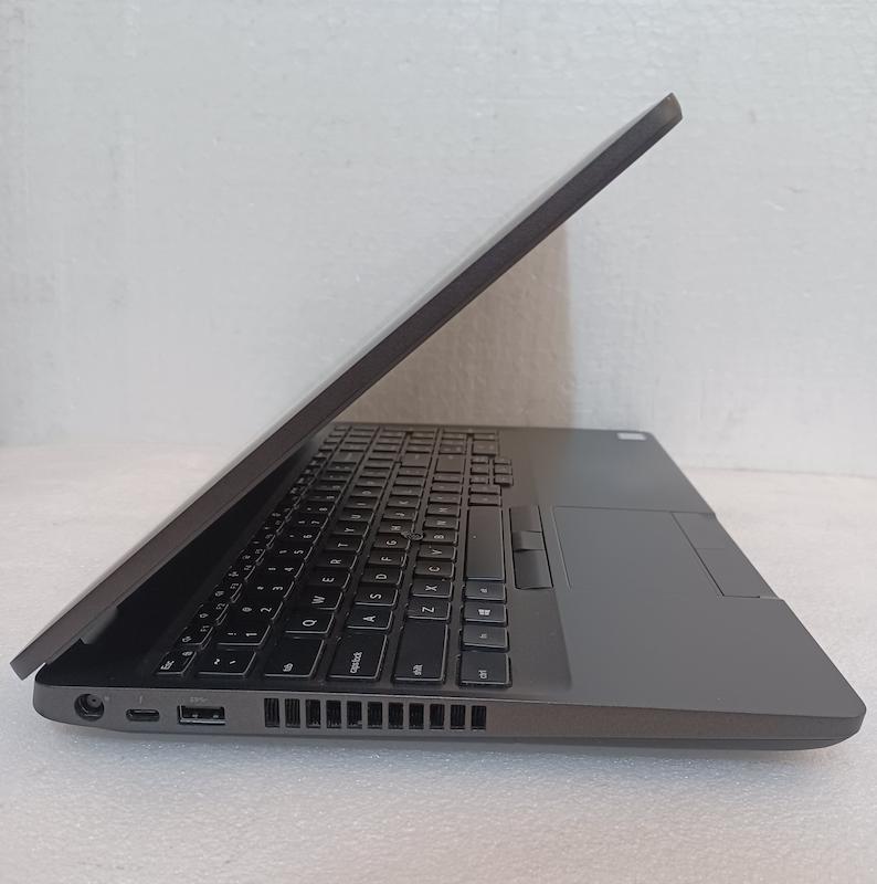 لپ تاپ استوک رندرینگ i7 نسل نه Dell 3541 رم 16 و SSD 512