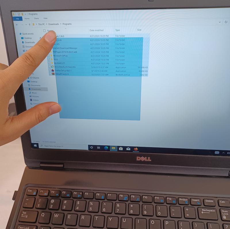 لپ تاپ استوک گرافیکدار i5 نسل هفت Dell 3520 رم 8 هارد SSD 256