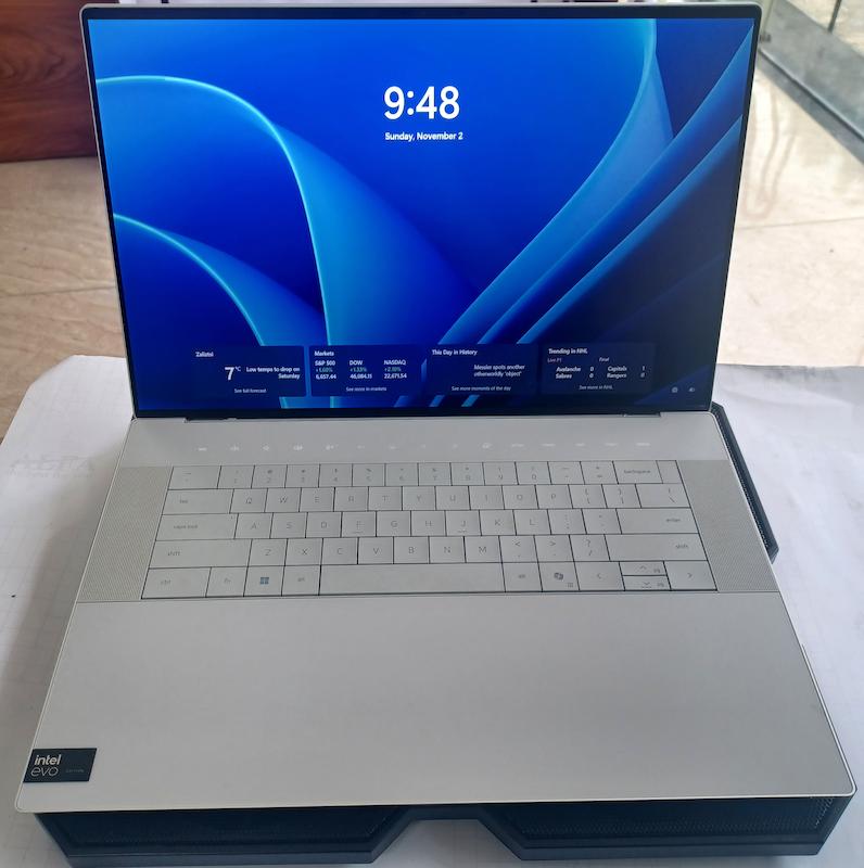 لپ تاپ مناسب هوش مصنوعی Dell XPS 9640 رم 16 و SSD 1T