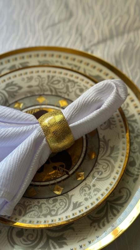 حلقه دستمال ( طرح و رنگ مطابق تصویر )