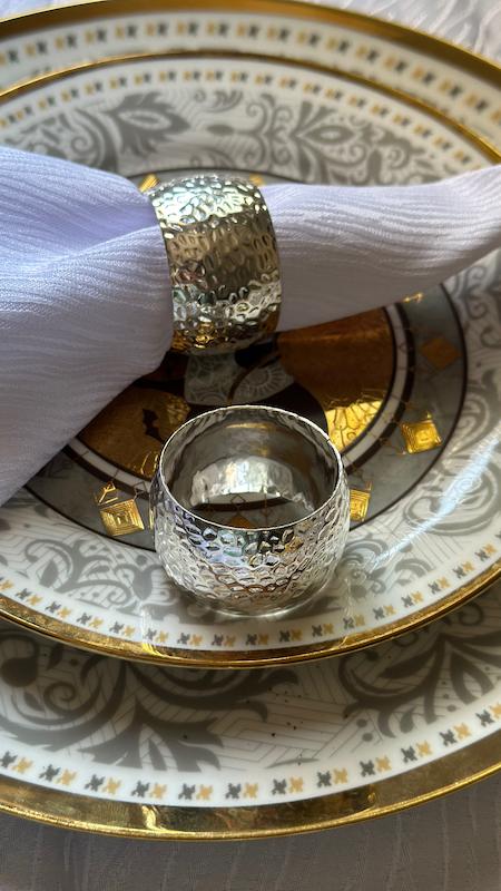 حلقه دستمال ( طرح و رنگ مطابق تصویر ) 