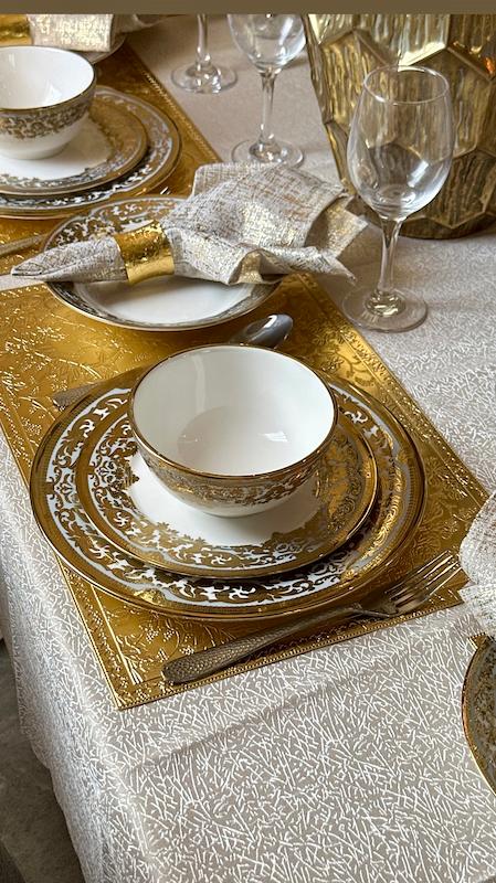 زیربشقابی چرم طلایی