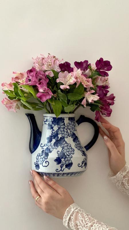 گلدان قلم آبی دیوارکوب 