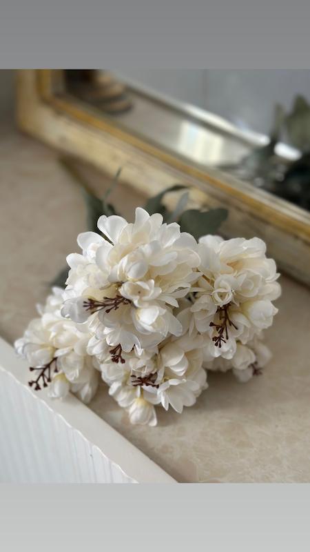 بوته گل ( طرح و رنگ مطابق تصویر )