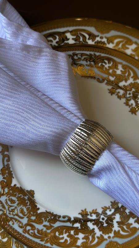 حلقه دستمال لوکس ( رنگ و مدل مطابق تصویر )