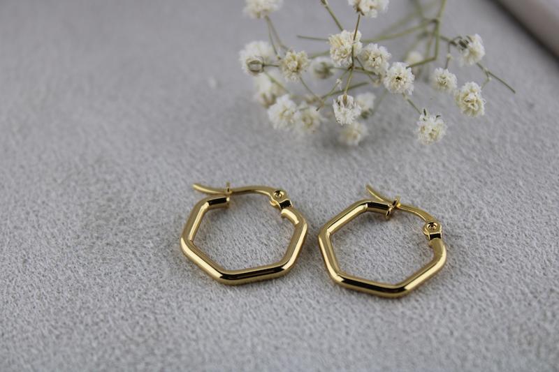 گوشواره حلقه‌ای شش‌ضلعی
