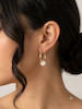 گوشواره استیل طلایی حلقه باریک و مروارید سفید 