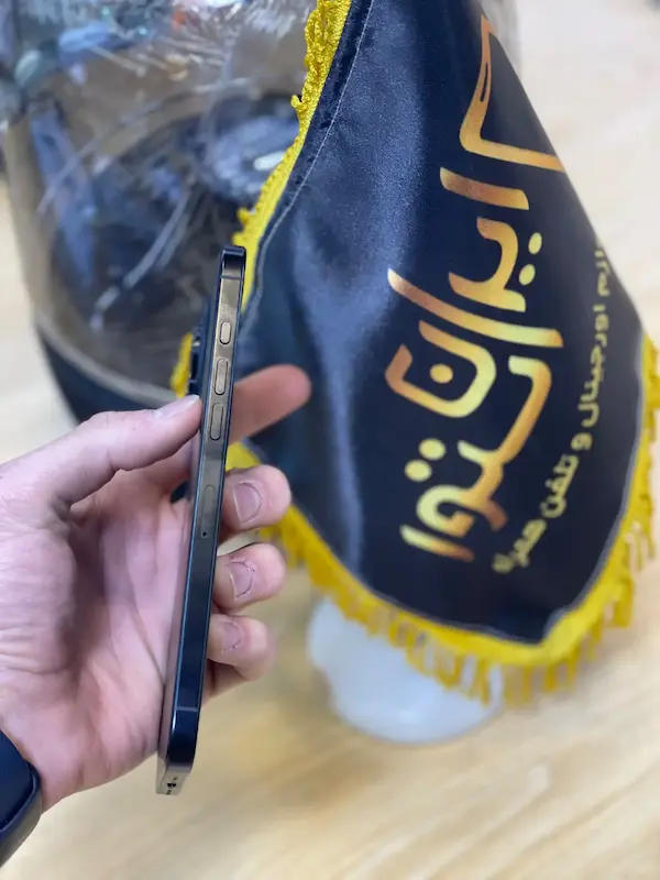 نمای دکمه ها گوشی موبایل آیفون 14 پرو مکس مشکی کارکرده