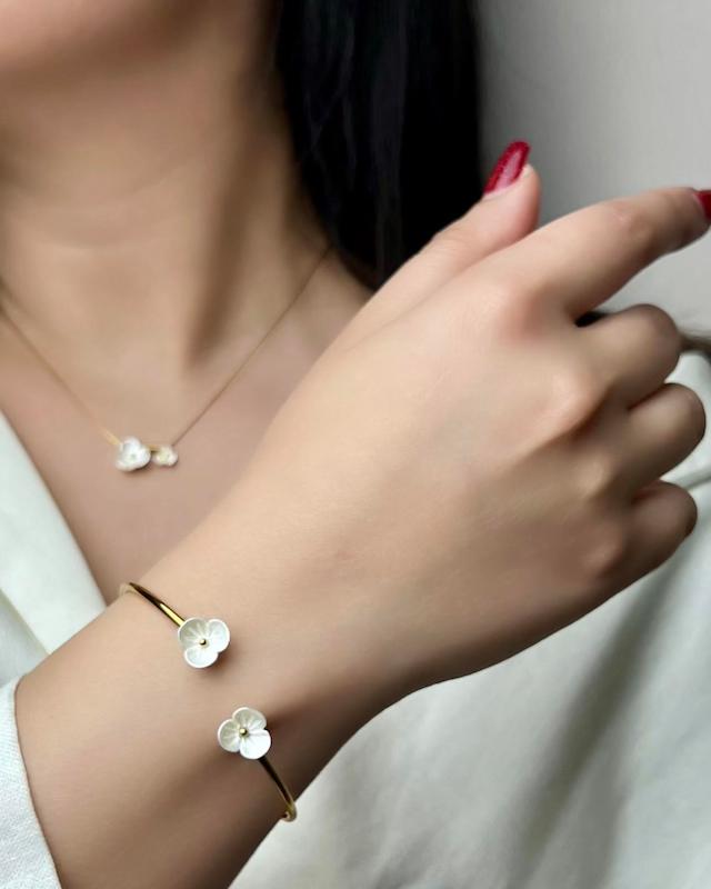 بنگل شکوفه ای خطی