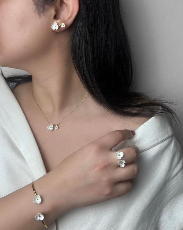 ست شکوفه ای خطی